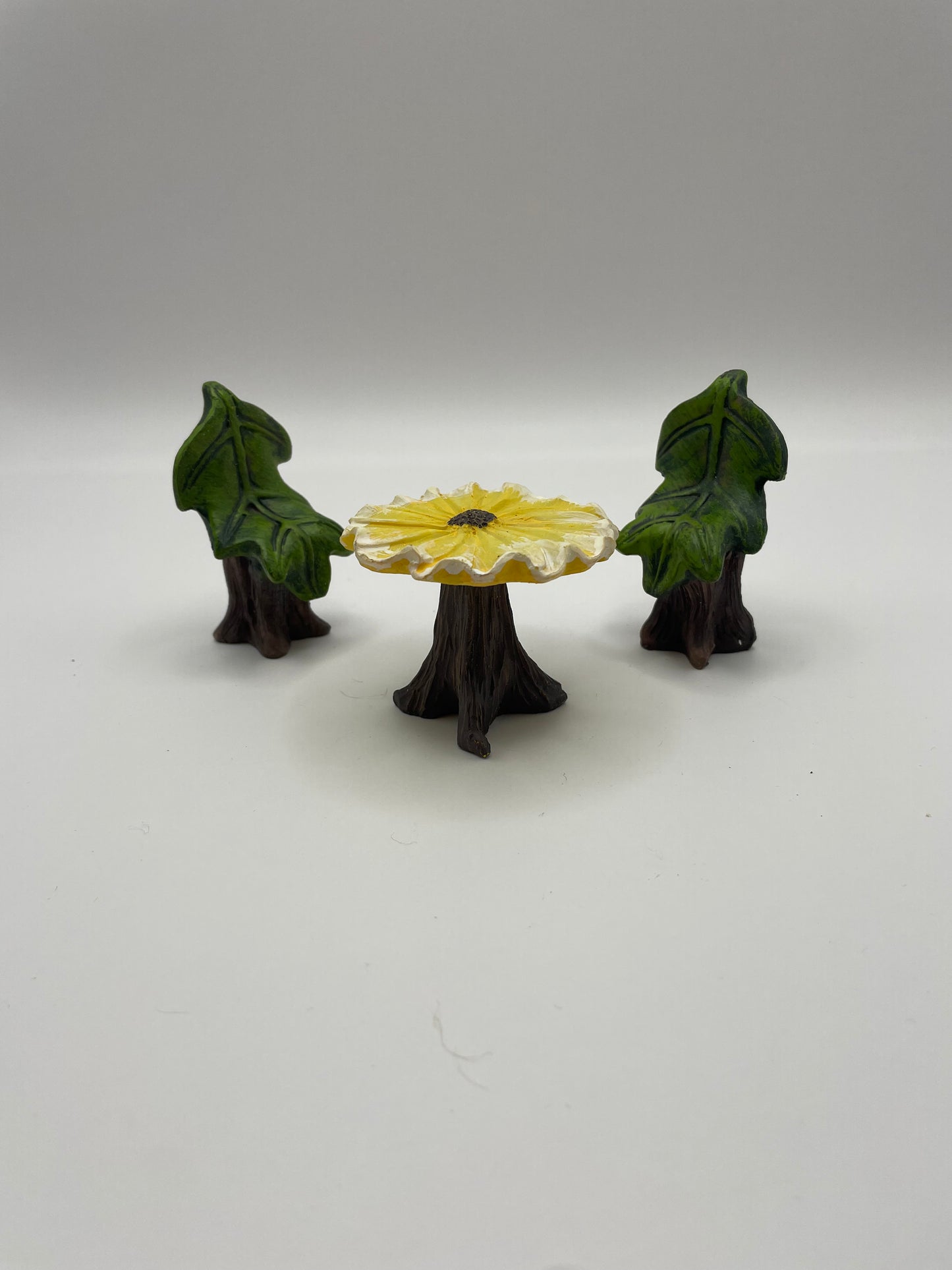 Sunflower Table and Leaf Chairs