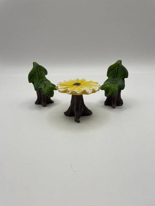 Sunflower Table and Leaf Chairs